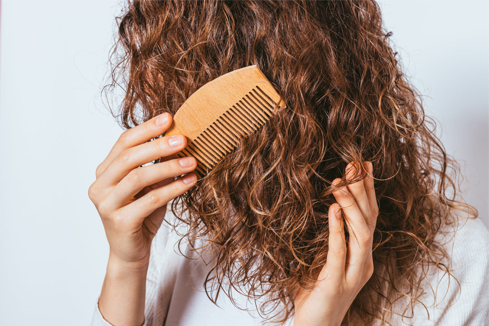 ¿Se te enreda el cabello constantemente? Conoce los errores más frecuentes que hace que tu cabello se enrede fácilmente